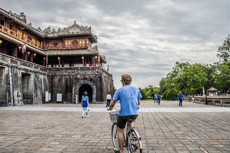 bicycle around Hue city - travel guide to vietnam